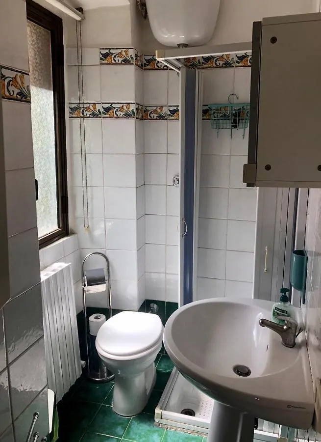 Bagno privato con doccia di VITERBO ART APARTMENT